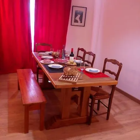 Сasa de vacaciones Champeix, Maison Confort 6 Personnes